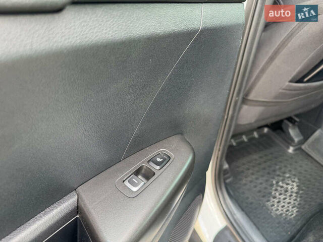 Белый Киа Sportage, объемом двигателя 1.6 л и пробегом 188 тыс. км за 17790 $, фото 16 на Automoto.ua