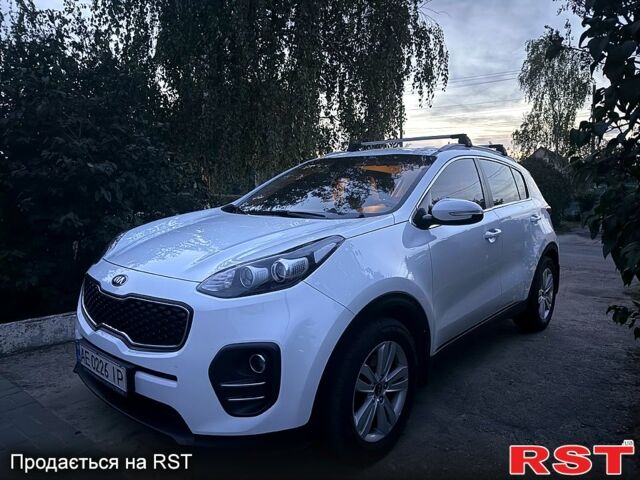 Киа Sportage 2018 в Павлограде на Automoto.ua Белый Киа Sportage, объемом двигателя 1.7 л и пробегом 99 тыс. км за 20000 $, фото 1 на Automoto.ua