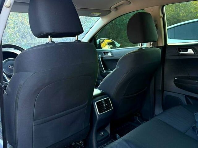 Білий Кіа Sportage, об'ємом двигуна 1.6 л та пробігом 116 тис. км за 14999 $, фото 7 на Automoto.ua