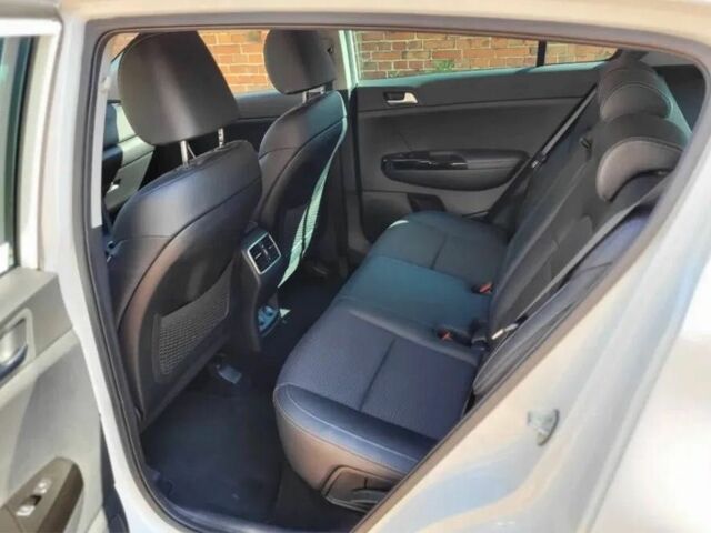 Белый Киа Sportage, объемом двигателя 2 л и пробегом 68 тыс. км за 14300 $, фото 6 на Automoto.ua
