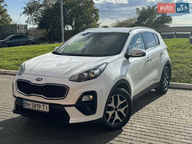 Киа Sportage 2018 в Одессе на Automoto.ua Белый Киа Sportage, объемом двигателя 1.6 л и пробегом 123 тыс. км за 18900 $, фото 1 на Automoto.ua