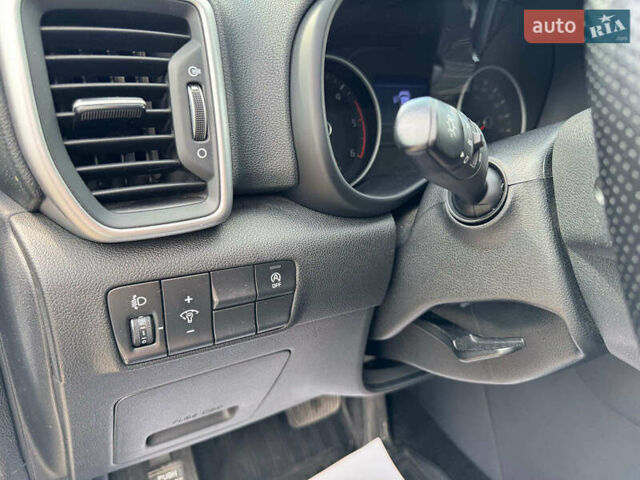 Белый Киа Sportage, объемом двигателя 1.6 л и пробегом 188 тыс. км за 17790 $, фото 18 на Automoto.ua