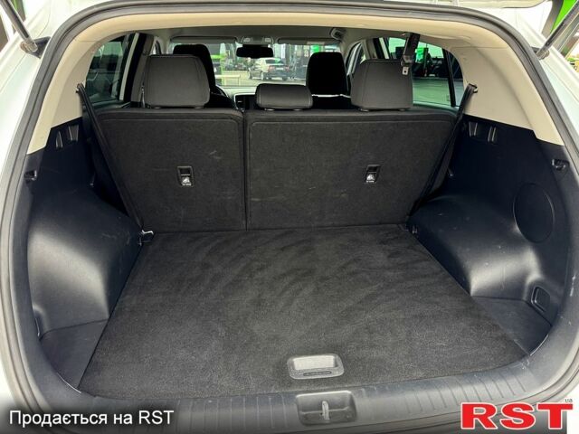 Киа Sportage 2018 в Николаеве на Automoto.ua Белый Киа Sportage, объемом двигателя 1.6 л и пробегом 82 тыс. км за 15500 $, фото 9 на Automoto.ua