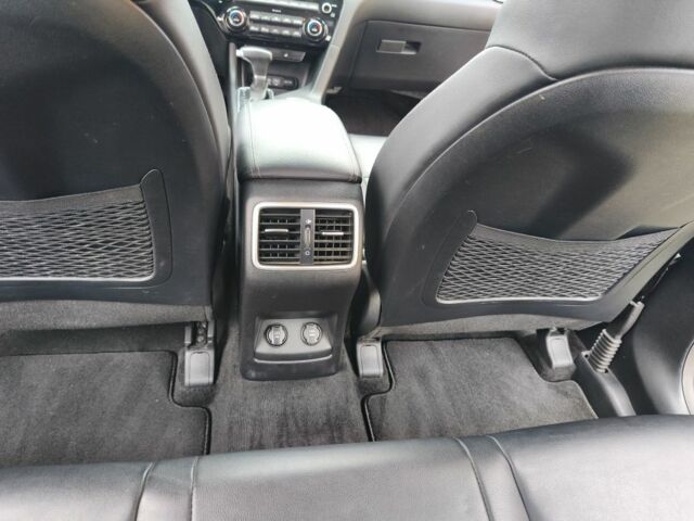 Білий Кіа Sportage, об'ємом двигуна 2.4 л та пробігом 77 тис. км за 17900 $, фото 19 на Automoto.ua