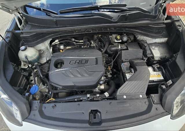 Белый Киа Sportage, объемом двигателя 1.59 л и пробегом 138 тыс. км за 19000 $, фото 15 на Automoto.ua