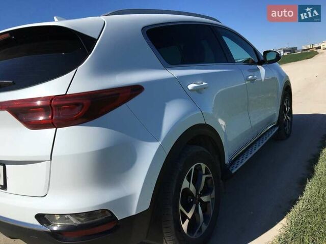 Киа Sportage 2018 в Тернополе на Automoto.ua Белый Киа Sportage, объемом двигателя 1.59 л и пробегом 63 тыс. км за 18300 $, фото 5 на Automoto.ua