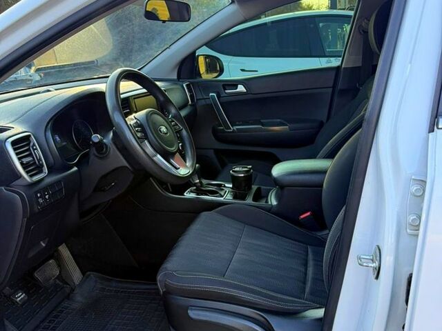 Білий Кіа Sportage, об'ємом двигуна 1.6 л та пробігом 116 тис. км за 14999 $, фото 4 на Automoto.ua