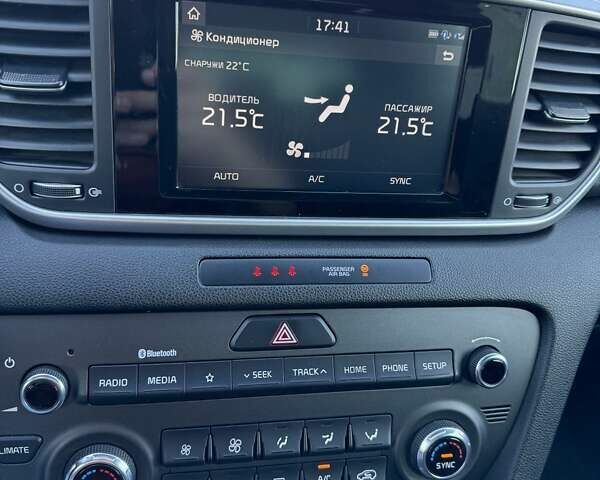 Белый Киа Sportage, объемом двигателя 1.59 л и пробегом 82 тыс. км за 20000 $, фото 22 на Automoto.ua