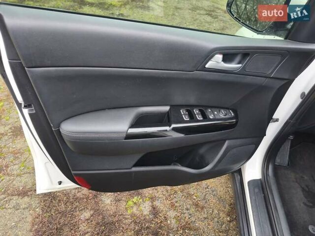 Білий Кіа Sportage, об'ємом двигуна 2.4 л та пробігом 77 тис. км за 17900 $, фото 43 на Automoto.ua