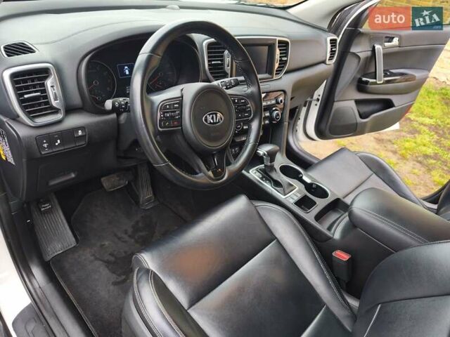Білий Кіа Sportage, об'ємом двигуна 2.4 л та пробігом 77 тис. км за 17900 $, фото 51 на Automoto.ua