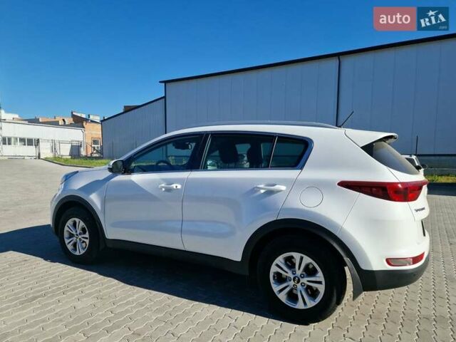 Білий Кіа Sportage, об'ємом двигуна 1.59 л та пробігом 21 тис. км за 17000 $, фото 3 на Automoto.ua