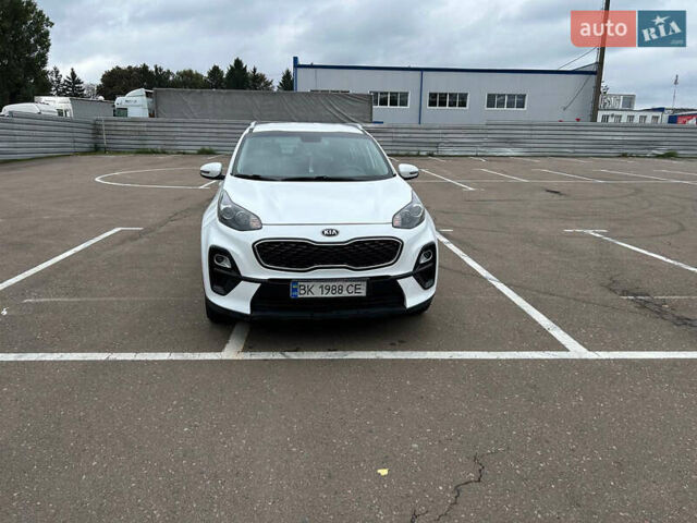 Белый Киа Sportage, объемом двигателя 1.6 л и пробегом 160 тыс. км за 16500 $, фото 3 на Automoto.ua