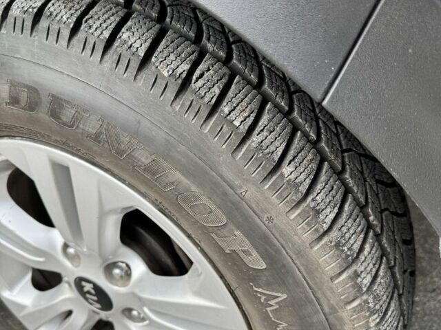 Білий Кіа Sportage, об'ємом двигуна 1.7 л та пробігом 111 тис. км за 19000 $, фото 5 на Automoto.ua