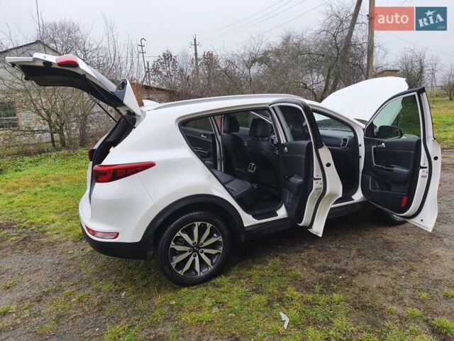 Білий Кіа Sportage, об'ємом двигуна 2.4 л та пробігом 77 тис. км за 17900 $, фото 18 на Automoto.ua