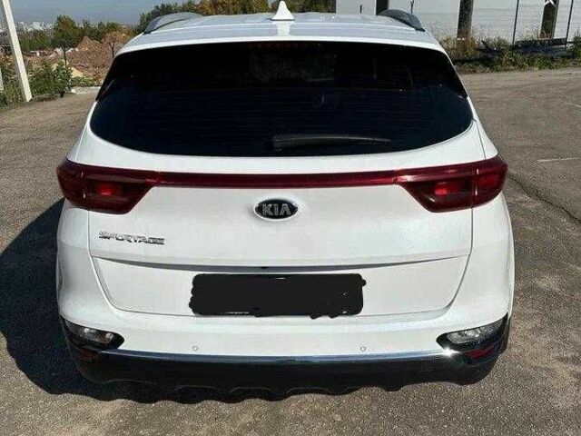 Киа Sportage 2018 в Одессе на Automoto.ua Белый Киа Sportage, объемом двигателя 2 л и пробегом 51 тыс. км за 14000 $, фото 1 на Automoto.ua