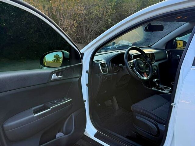Білий Кіа Sportage, об'ємом двигуна 1.6 л та пробігом 116 тис. км за 14999 $, фото 3 на Automoto.ua