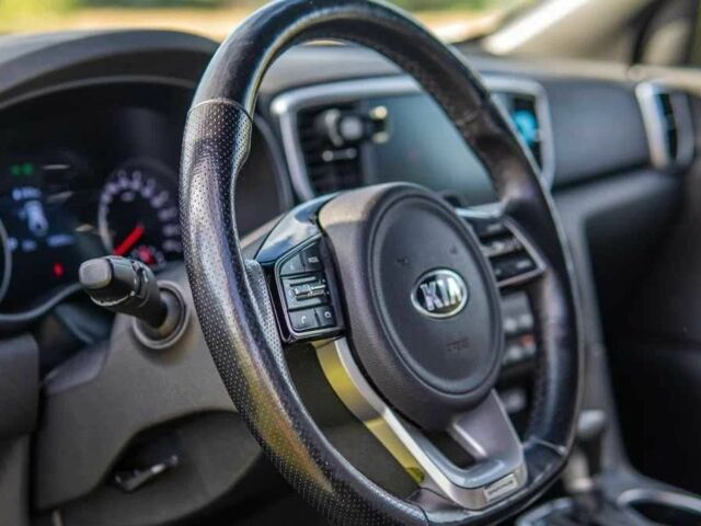 Белый Киа Sportage, объемом двигателя 2 л и пробегом 160 тыс. км за 16500 $, фото 7 на Automoto.ua