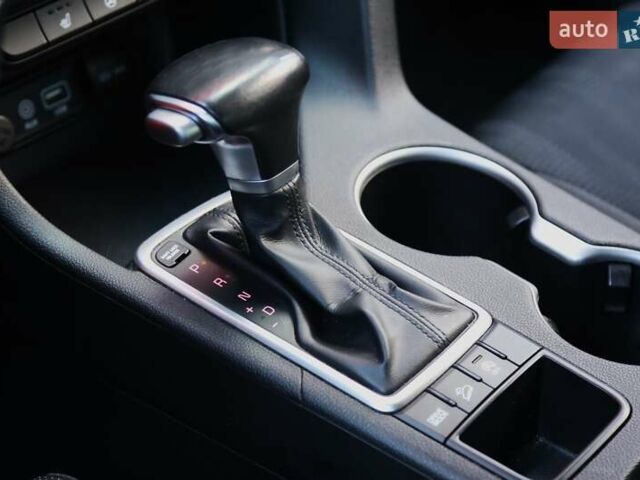 Белый Киа Sportage, объемом двигателя 1.69 л и пробегом 162 тыс. км за 17900 $, фото 21 на Automoto.ua