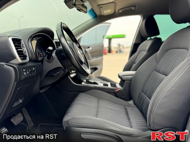 Киа Sportage 2018 в Николаеве на Automoto.ua Белый Киа Sportage, объемом двигателя 1.6 л и пробегом 82 тыс. км за 15500 $, фото 3 на Automoto.ua