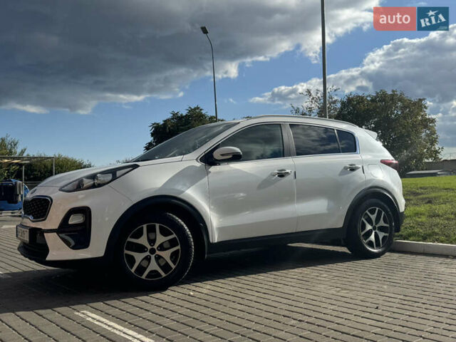 Киа Sportage 2018 в Одессе на Automoto.ua Белый Киа Sportage, объемом двигателя 1.6 л и пробегом 123 тыс. км за 18900 $, фото 2 на Automoto.ua