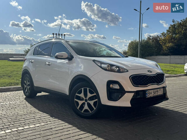 Киа Sportage 2018 в Одессе на Automoto.ua Белый Киа Sportage, объемом двигателя 1.6 л и пробегом 123 тыс. км за 18900 $, фото 3 на Automoto.ua