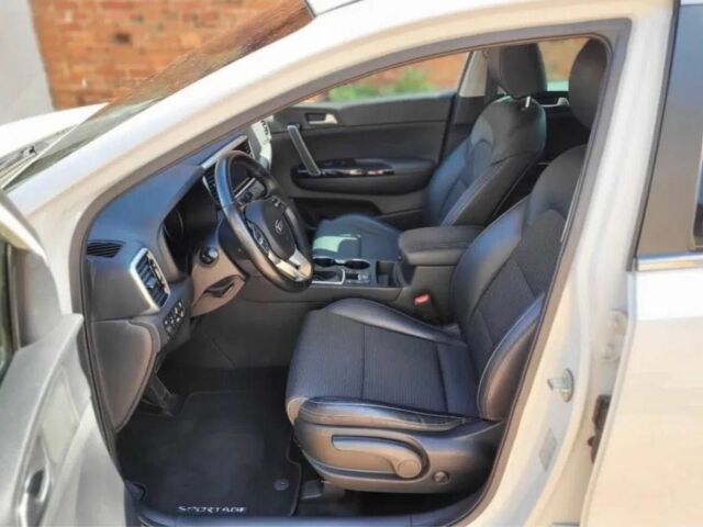 Белый Киа Sportage, объемом двигателя 2 л и пробегом 68 тыс. км за 14300 $, фото 4 на Automoto.ua