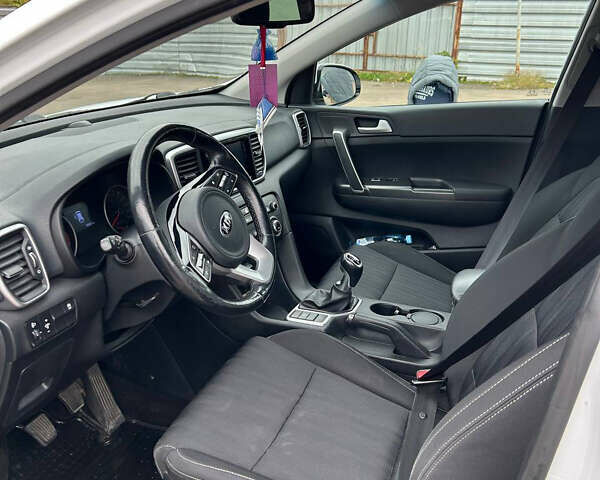Белый Киа Sportage, объемом двигателя 1.6 л и пробегом 160 тыс. км за 16500 $, фото 8 на Automoto.ua