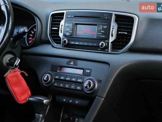 Белый Киа Sportage, объемом двигателя 1.69 л и пробегом 162 тыс. км за 17900 $, фото 17 на Automoto.ua