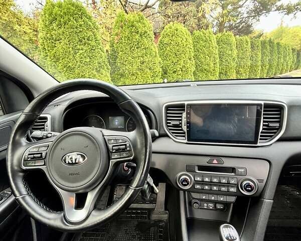 Киа Sportage 2018 в Львове на Automoto.ua Белый Киа Sportage, объемом двигателя 1.59 л и пробегом 108 тыс. км за 17200 $, фото 13 на Automoto.ua