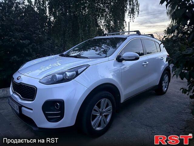 Киа Sportage 2018 в Павлограде на Automoto.ua Белый Киа Sportage, объемом двигателя 1.7 л и пробегом 99 тыс. км за 20000 $, фото 2 на Automoto.ua
