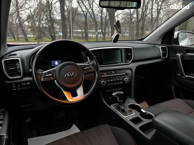 Білий Кіа Sportage, об'ємом двигуна 1.6 л та пробігом 61 тис. км за 19990 $, фото 15 на Automoto.ua