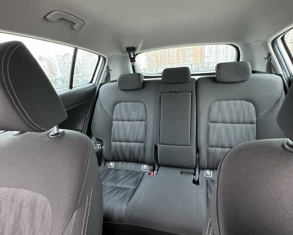 Білий Кіа Sportage, об'ємом двигуна 1.59 л та пробігом 180 тис. км за 15600 $, фото 9 на Automoto.ua