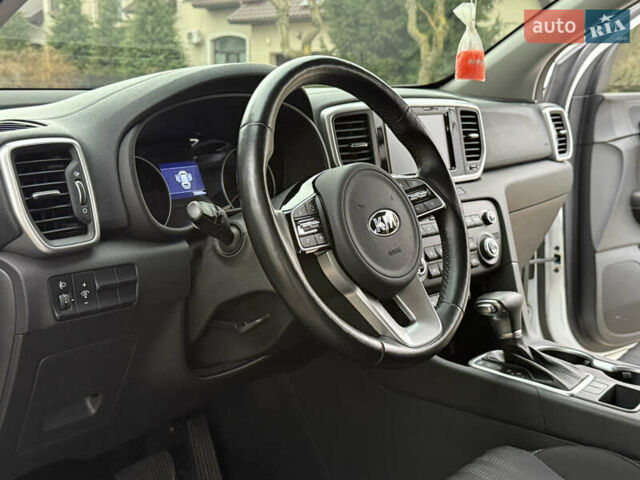 Белый Киа Sportage, объемом двигателя 1.59 л и пробегом 72 тыс. км за 18500 $, фото 84 на Automoto.ua