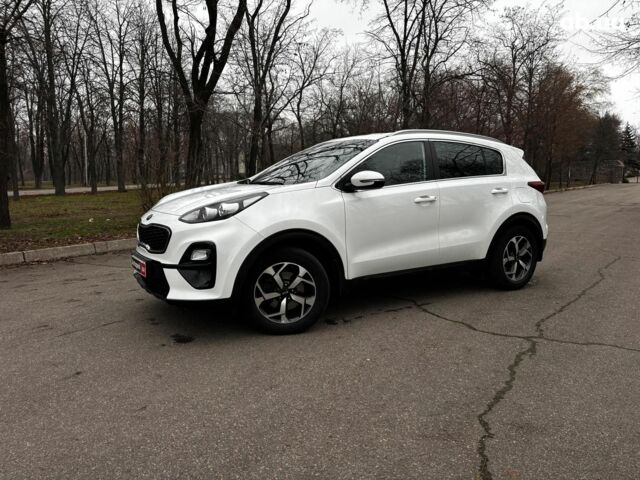 Білий Кіа Sportage, об'ємом двигуна 1.6 л та пробігом 61 тис. км за 19990 $, фото 3 на Automoto.ua