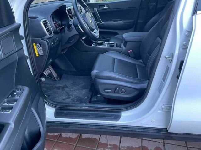 Білий Кіа Sportage, об'ємом двигуна 2 л та пробігом 69 тис. км за 16800 $, фото 13 на Automoto.ua
