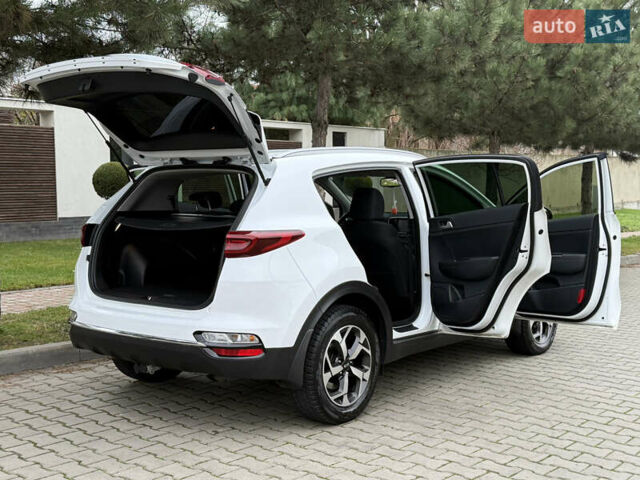 Белый Киа Sportage, объемом двигателя 1.59 л и пробегом 72 тыс. км за 18500 $, фото 74 на Automoto.ua