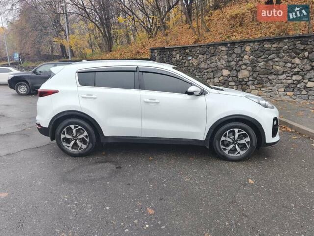 Белый Киа Sportage, объемом двигателя 1.6 л и пробегом 151 тыс. км за 19500 $, фото 7 на Automoto.ua