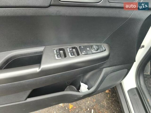 Белый Киа Sportage, объемом двигателя 1.6 л и пробегом 151 тыс. км за 19500 $, фото 20 на Automoto.ua