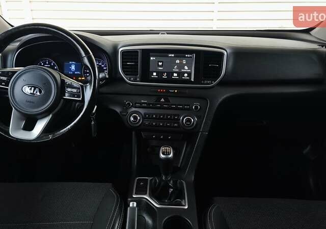 Білий Кіа Sportage, об'ємом двигуна 1.59 л та пробігом 65 тис. км за 17500 $, фото 15 на Automoto.ua