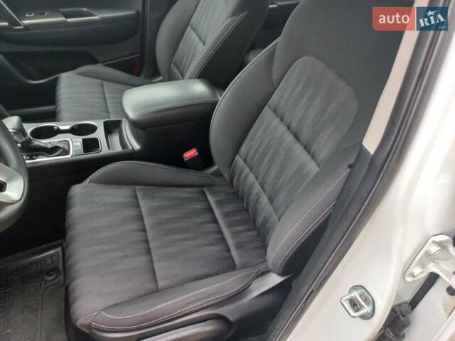 Белый Киа Sportage, объемом двигателя 1.59 л и пробегом 53 тыс. км за 16950 $, фото 18 на Automoto.ua