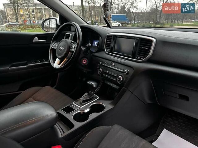 Белый Киа Sportage, объемом двигателя 1.6 л и пробегом 61 тыс. км за 19990 $, фото 16 на Automoto.ua