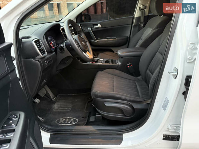 Білий Кіа Sportage, об'ємом двигуна 1.6 л та пробігом 71 тис. км за 16500 $, фото 11 на Automoto.ua
