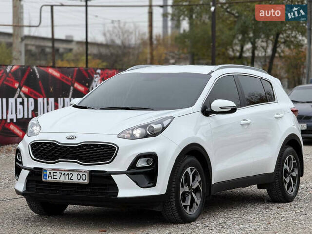 Білий Кіа Sportage, об'ємом двигуна 1.59 л та пробігом 60 тис. км за 17700 $, фото 1 на Automoto.ua