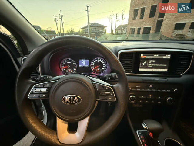 Білий Кіа Sportage, об'ємом двигуна 1.6 л та пробігом 71 тис. км за 16500 $, фото 15 на Automoto.ua