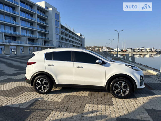 Белый Киа Sportage, объемом двигателя 1.6 л и пробегом 82 тыс. км за 19000 $, фото 5 на Automoto.ua