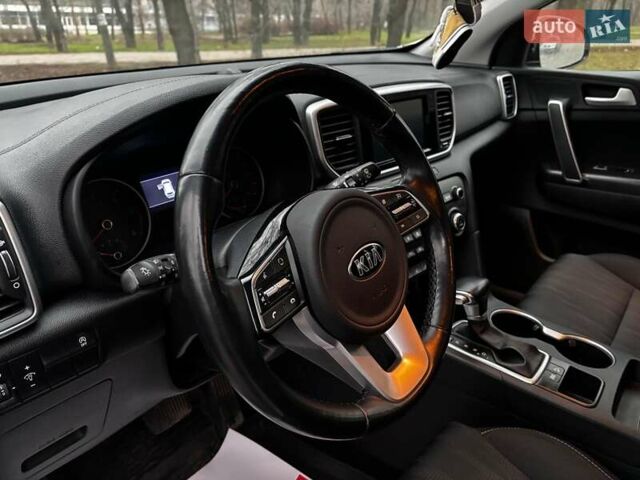 Белый Киа Sportage, объемом двигателя 1.6 л и пробегом 61 тыс. км за 19990 $, фото 24 на Automoto.ua