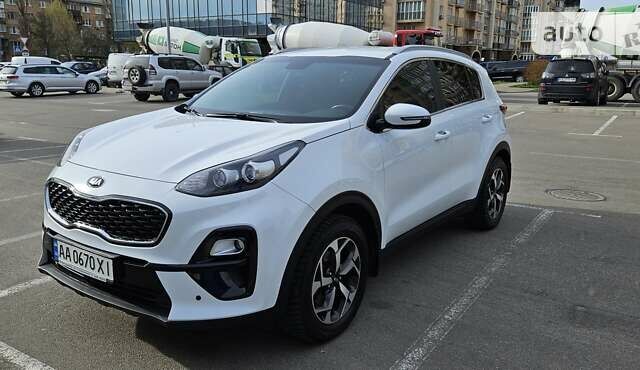 Белый Киа Sportage, объемом двигателя 1.59 л и пробегом 47 тыс. км за 19000 $, фото 3 на Automoto.ua