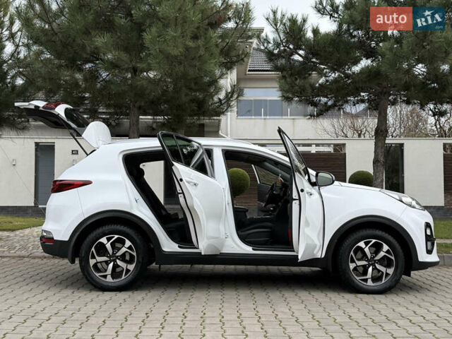 Белый Киа Sportage, объемом двигателя 1.59 л и пробегом 72 тыс. км за 18500 $, фото 71 на Automoto.ua