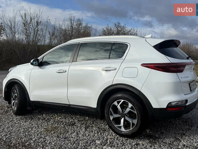 Белый Киа Sportage, объемом двигателя 1.59 л и пробегом 142 тыс. км за 15000 $, фото 1 на Automoto.ua