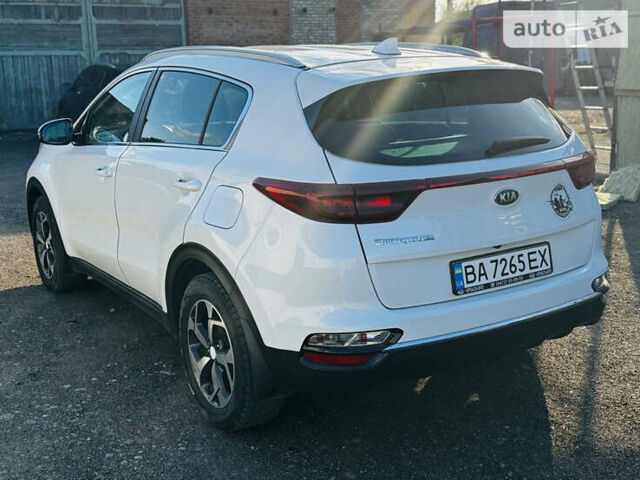 Белый Киа Sportage, объемом двигателя 1.6 л и пробегом 124 тыс. км за 18000 $, фото 2 на Automoto.ua